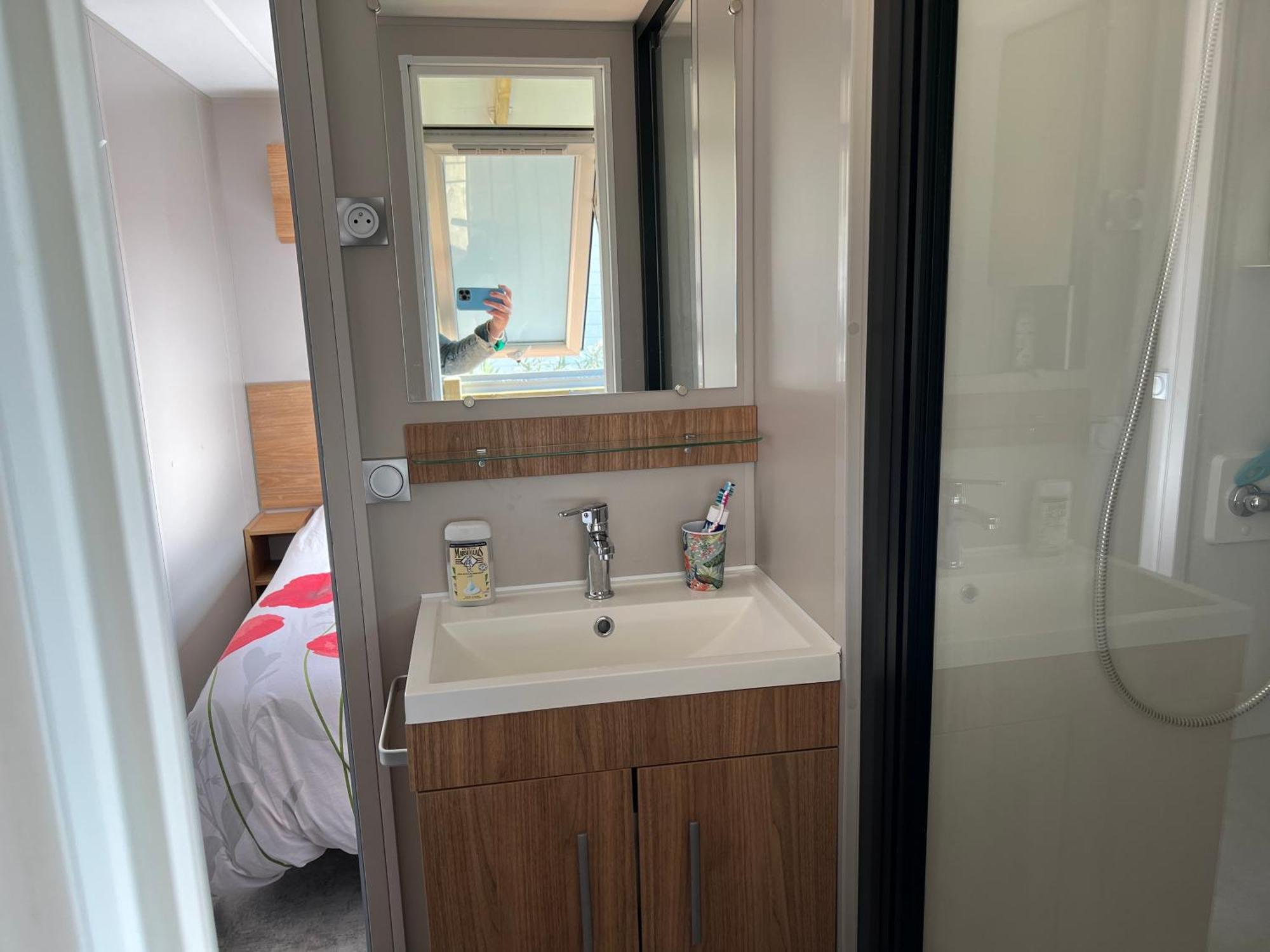 Mobil Home Neuf 6 P Climatise A Hyeres A 200 M De La Mer Dans Camping 4 Etoiles Exteriér fotografie