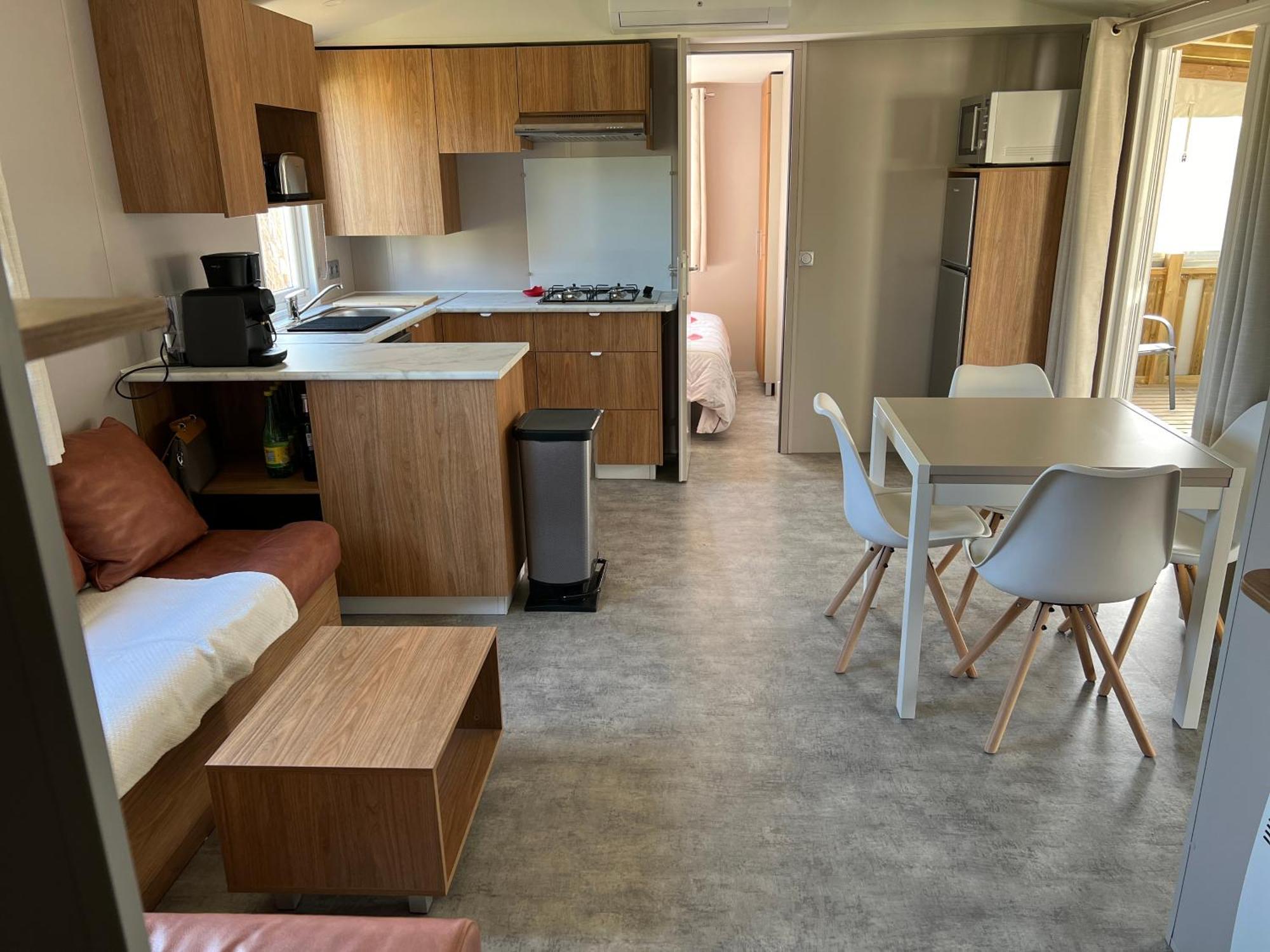 Mobil Home Neuf 6 P Climatise A Hyeres A 200 M De La Mer Dans Camping 4 Etoiles Exteriér fotografie